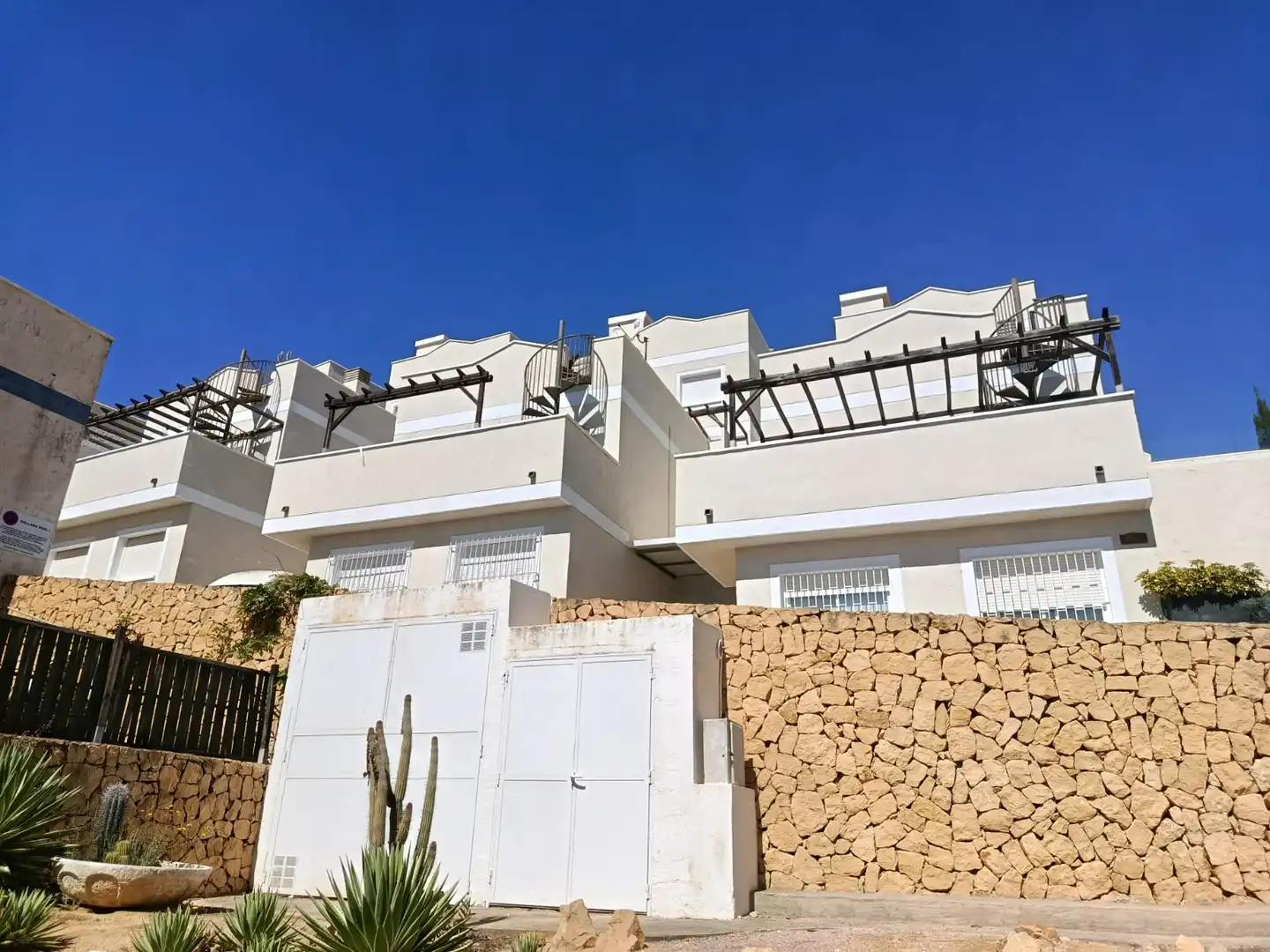 Exterior view of Detached homes for sale in La Nucia  with Furnished, Balcony and Community pool
