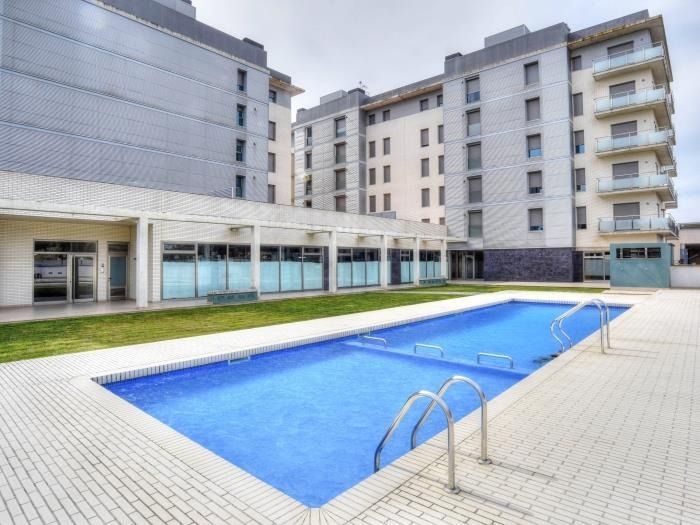Piscina de Pis de lloguer en Palamós amb Traster i Alarma