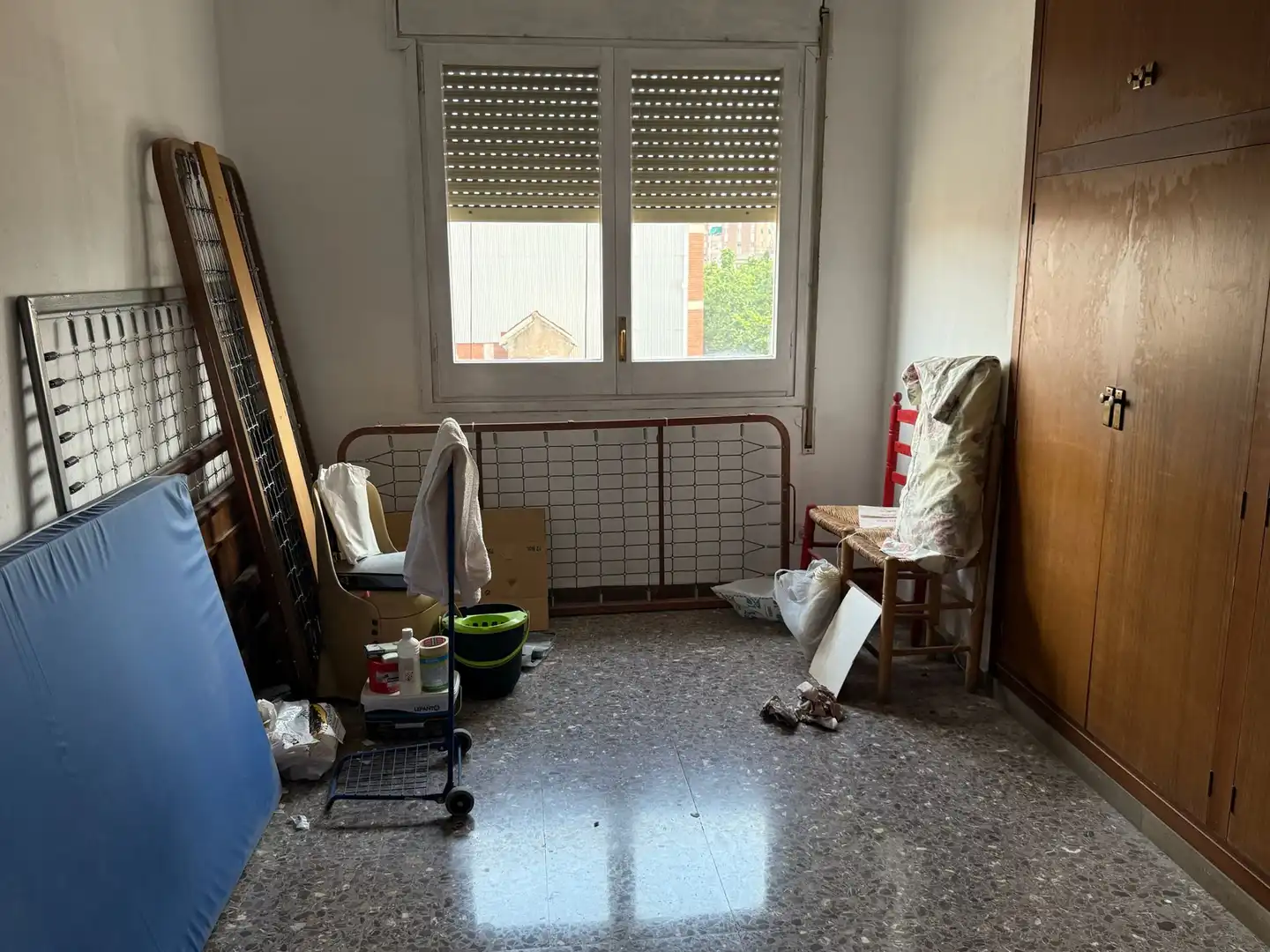Habitación de Piso en venta en L'Hospitalet de Llobregat con Calefacción, Terraza y Alarma