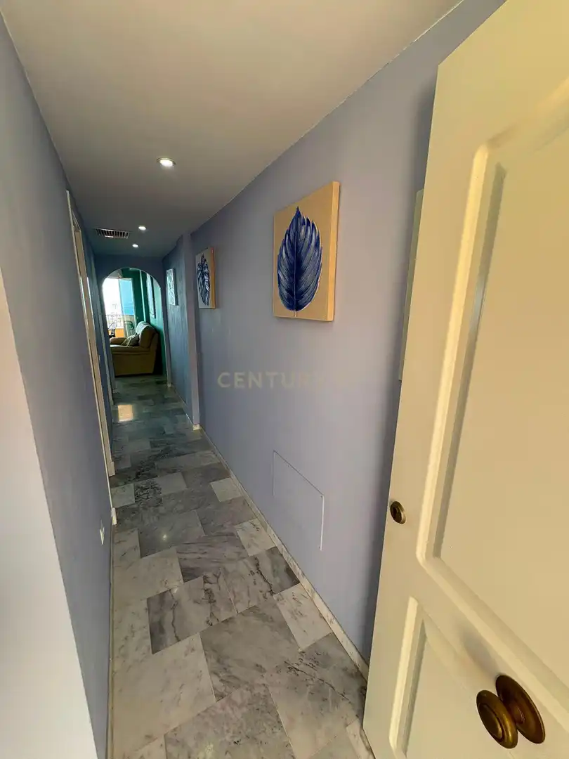 Apartamento de alquiler en Benalmádena con Horno y Piscina comunitaria
