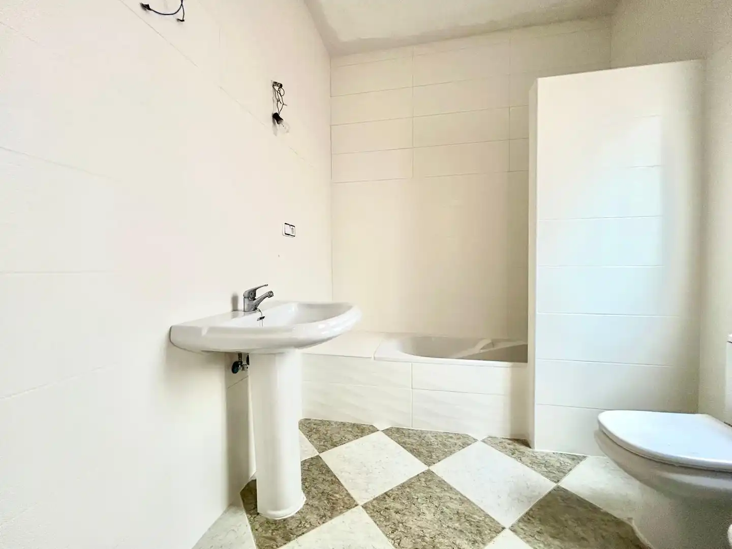 Baño de Casa adosada en venta en Alcolea del Río con Alarma