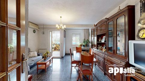 Foto 2 de Piso en venta en De Burgos, Badia del Vallès, Barcelona