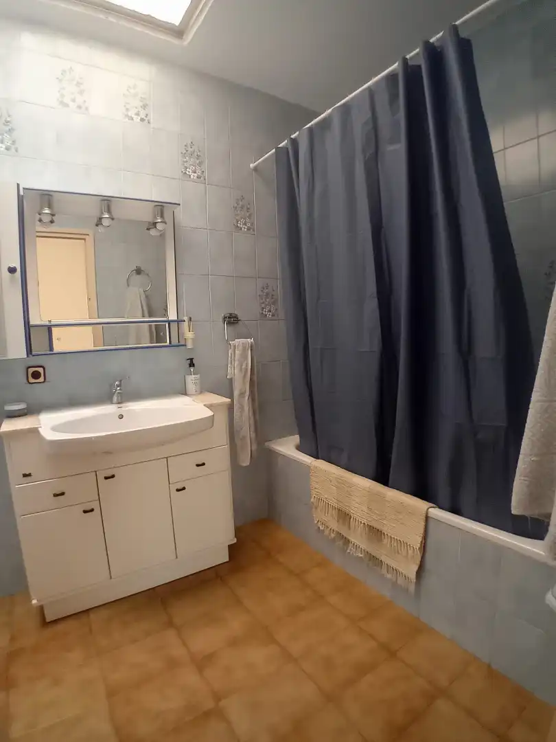 Badezimmer von Einfamilien-Reihenhaus zum Verkauf in L'Ametlla de Mar  mit Klimaanlage, Terrasse und Schwimmbad