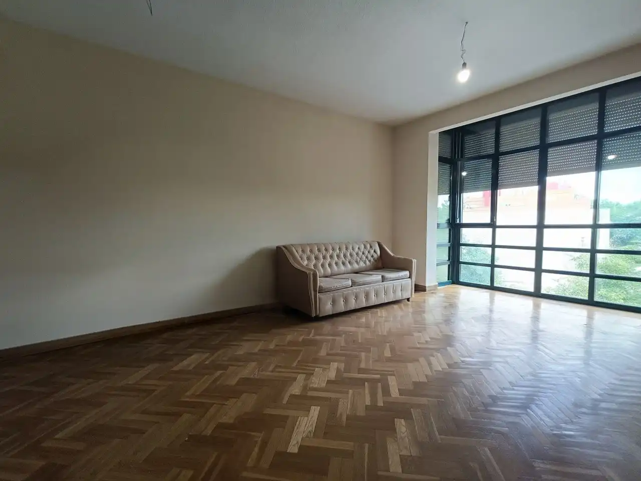 Living room of Flat for rent in Madrid  with Heating and Parquet flooring