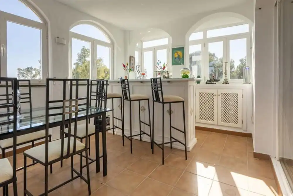 Esszimmer von Dachboden zum Verkauf in Atalaya mit Terrasse, Schwimmbad und Alarm