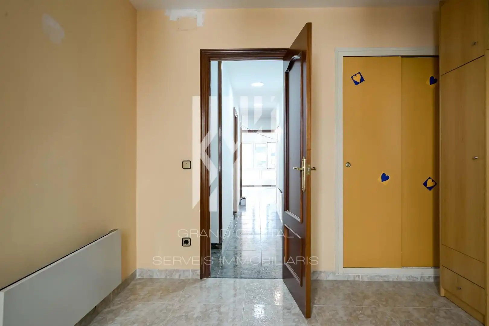 Flat for sale in Salt  with Balcony