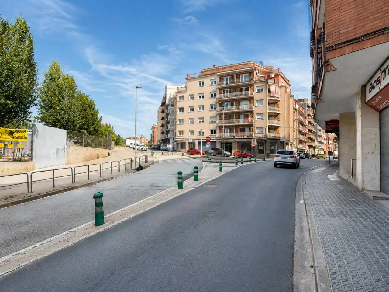 Vista exterior de Pis en venda en Manresa amb Calefacció, Parquet i Terrassa