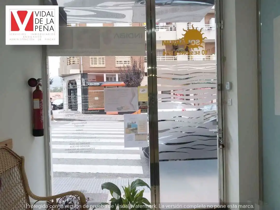 Vista exterior de Local en venda en El Astillero   amb Aire condicionat i Calefacció