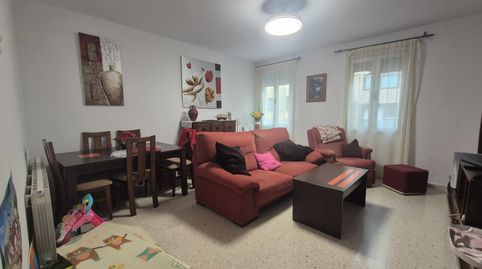 Amplio piso de tres dormitorios, con garaje y trastero en la mejor zona de Pardaleras