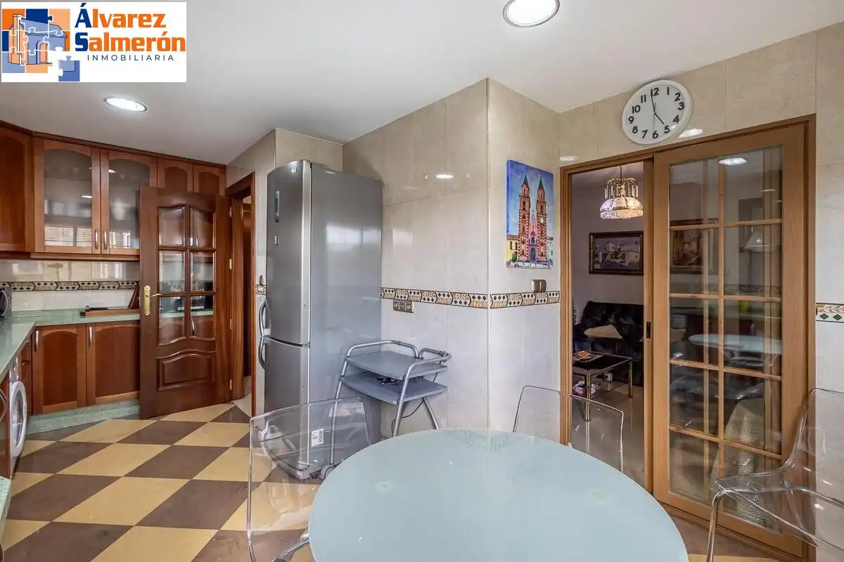 Appartamento con ascensore in vendita a Calle ARQUITECTO JIMENEZ LACAL, imagen 12