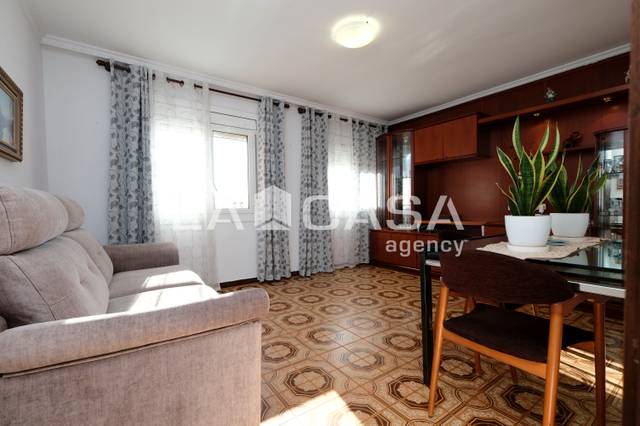 Piso en Venta en Carrer de la Mina de la Ciutat en Les Roquetes