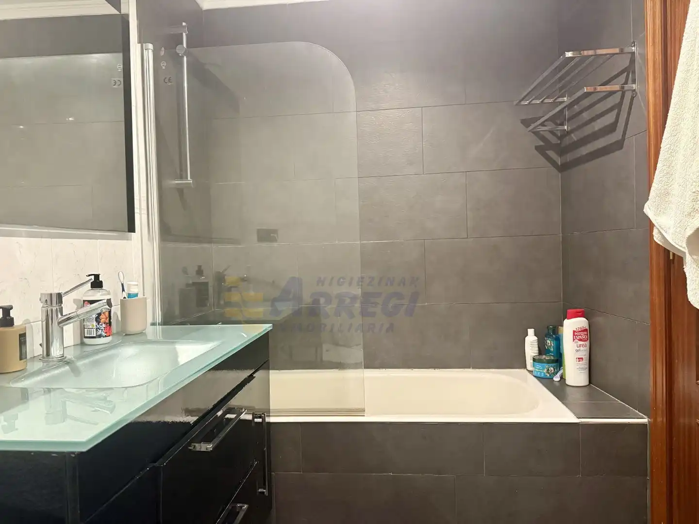 Badezimmer von Wohnung zum Verkauf in Deba mit Heizung, Abstellraum und Möbliert