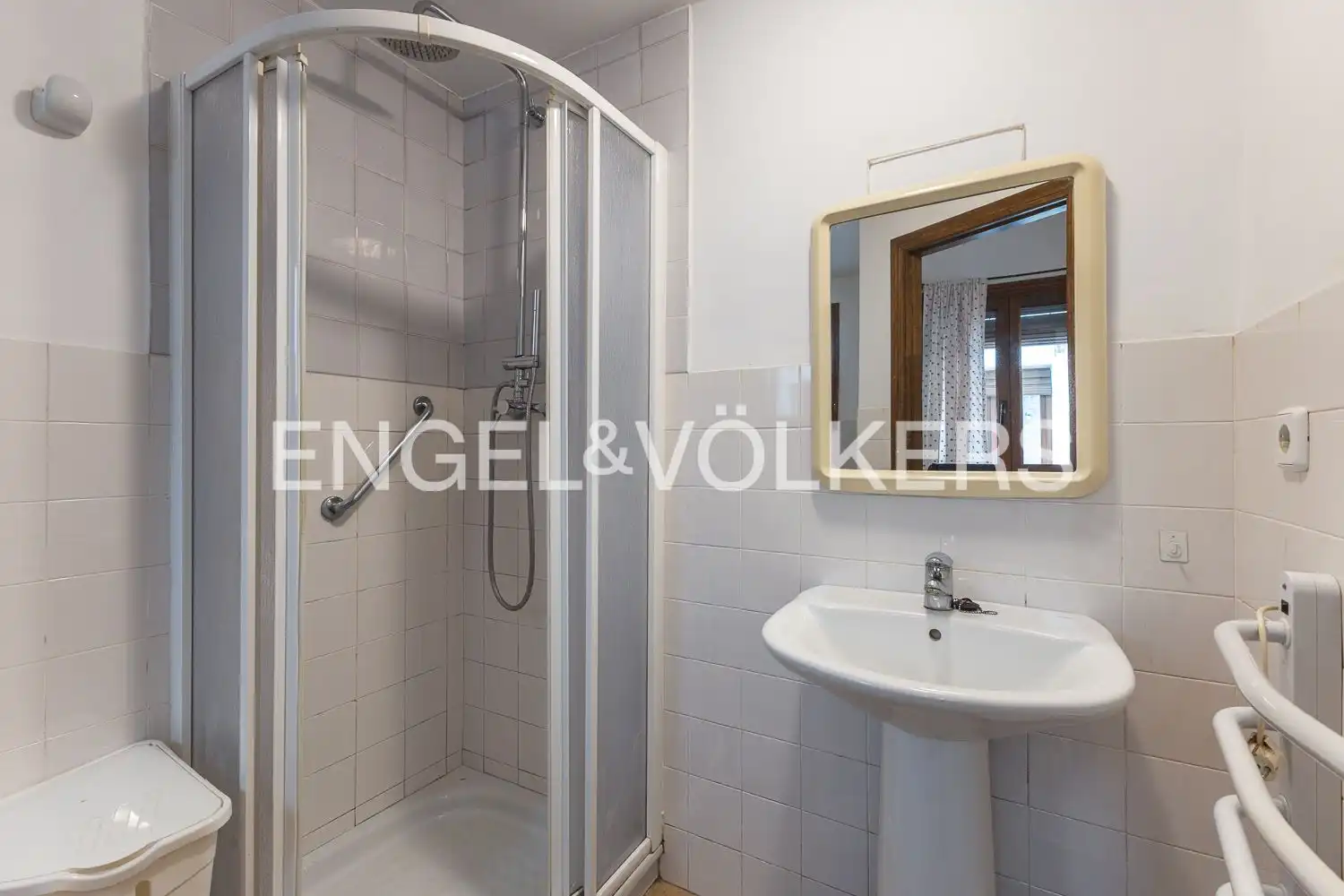 Baño de Piso en venta en L'Atzúbia con Aire acondicionado, Calefacción y Amueblado