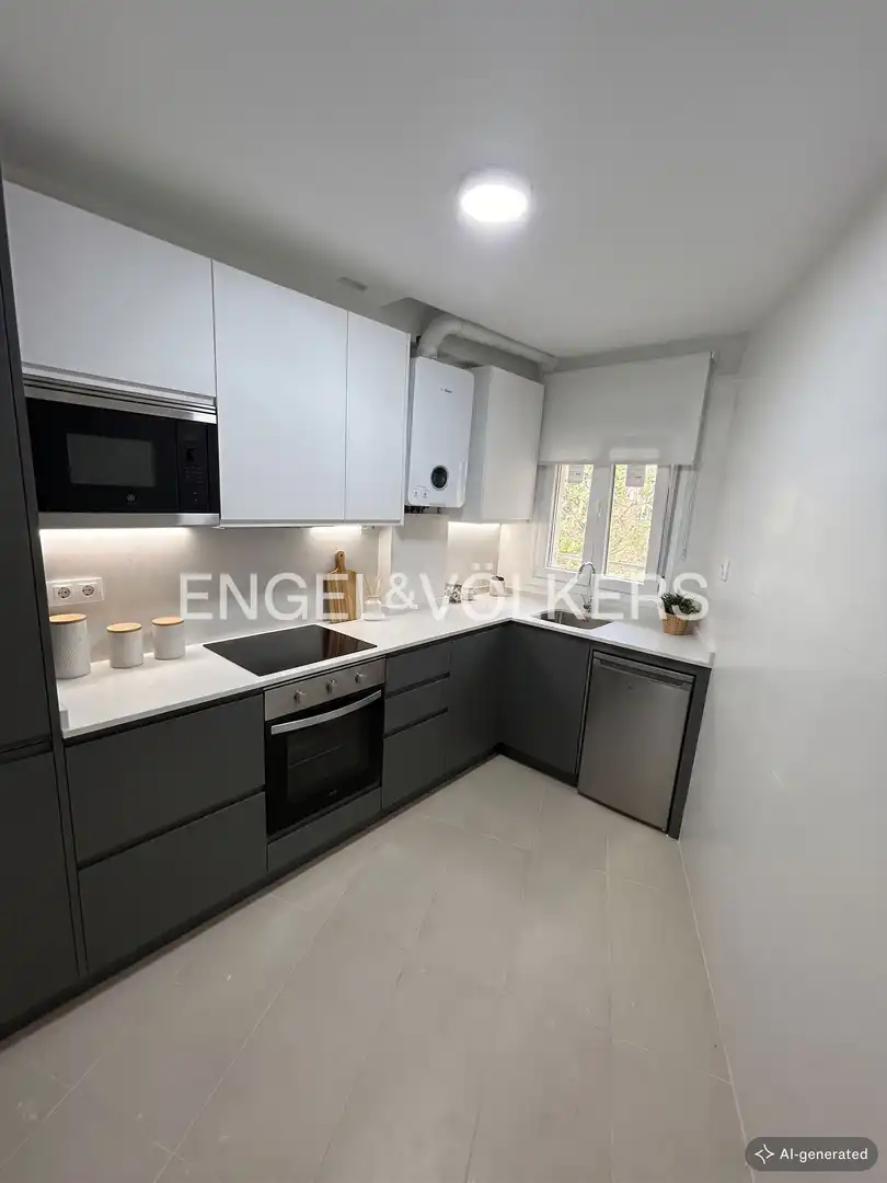 Cuina de Apartament en venda en Madrid amb Calefacció i Moblat
