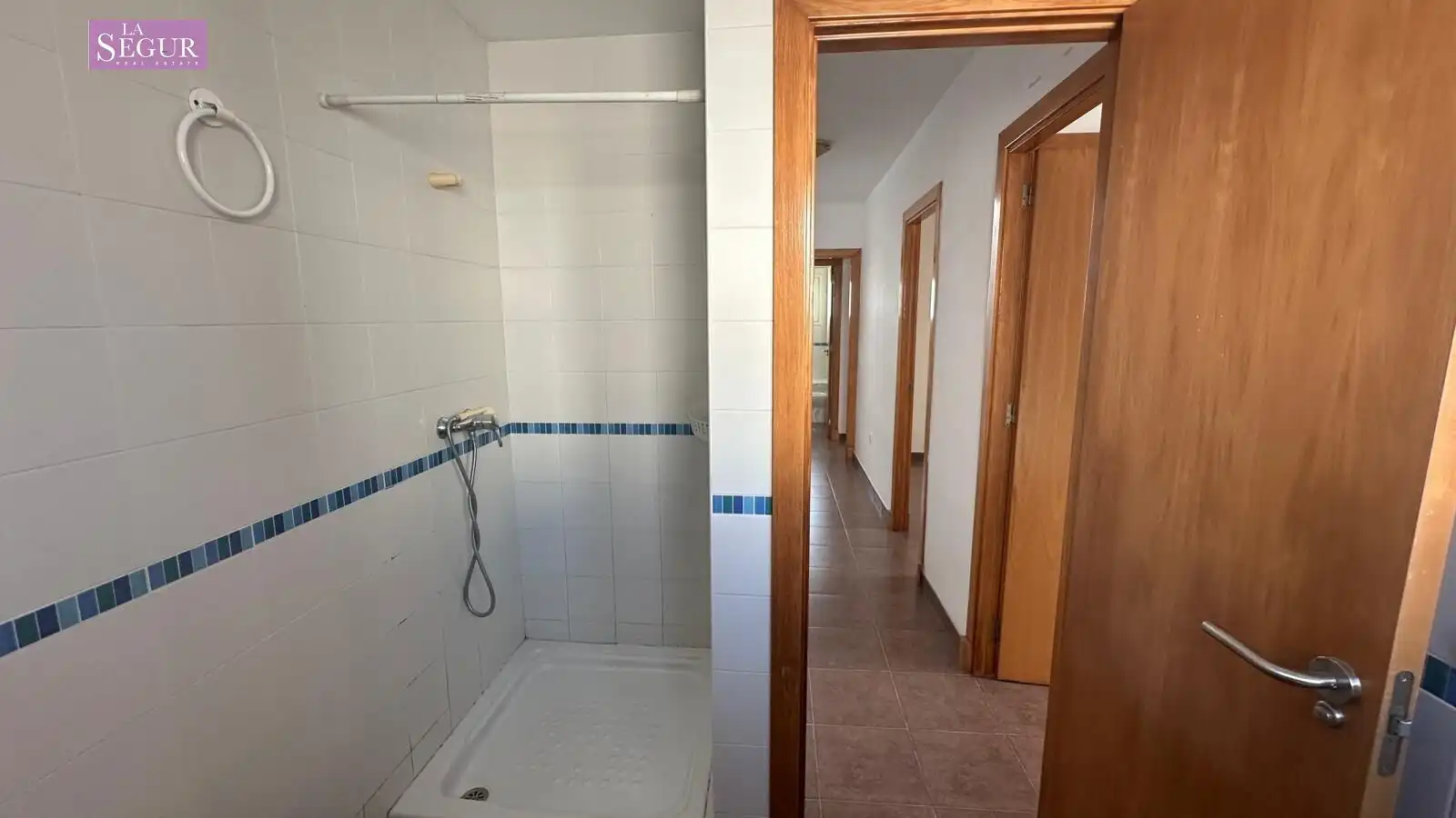 Bany de Casa adosada en venda en Conil de la Frontera amb Jardí privat, Terrassa i Piscina comunitària