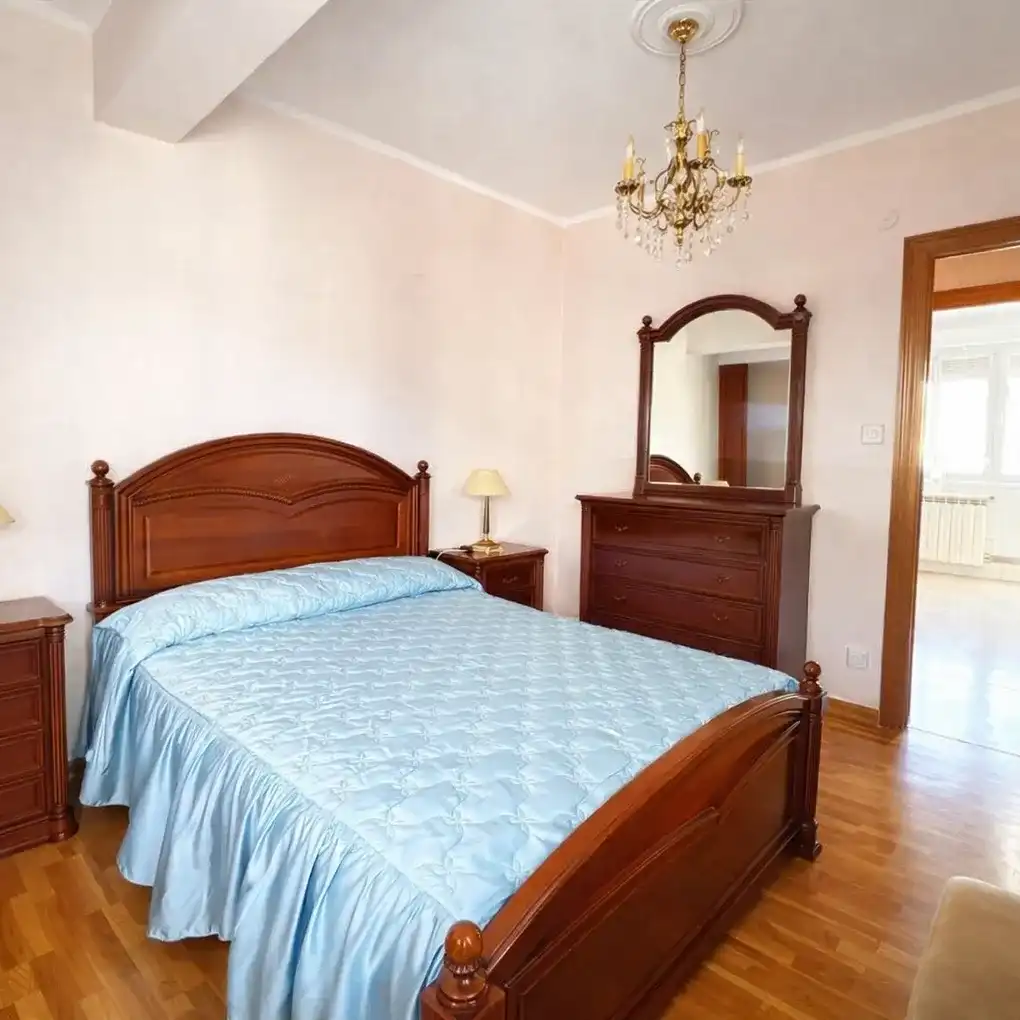 Schlafzimmer von Wohnung zum Verkauf in Vitoria - Gasteiz mit Heizung und Abstellraum