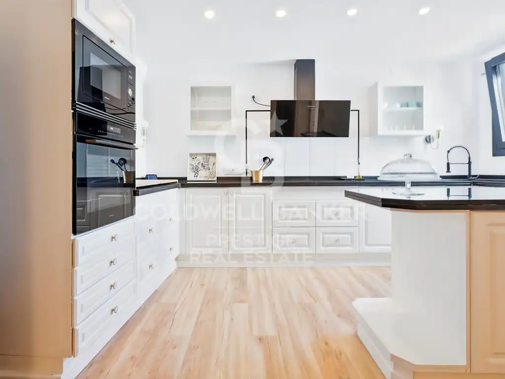Kitchen of Houses for sale in Esplugues de Llobregat