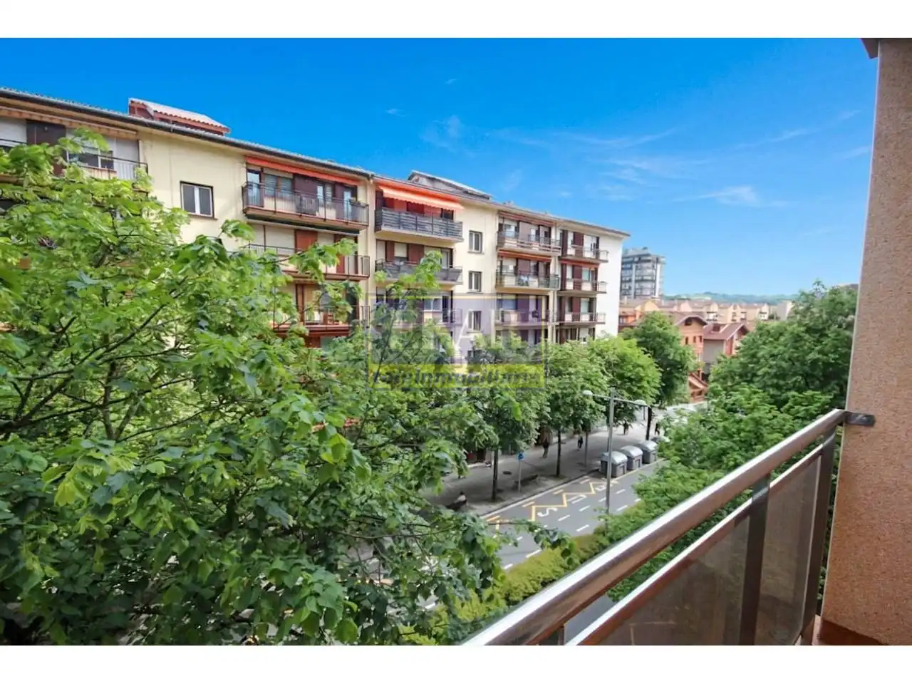 Vista exterior de Piso en venta en Irun  con Calefacción y Balcón