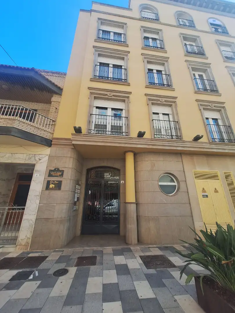 Flat with lift for sale in Calle Constantino 6