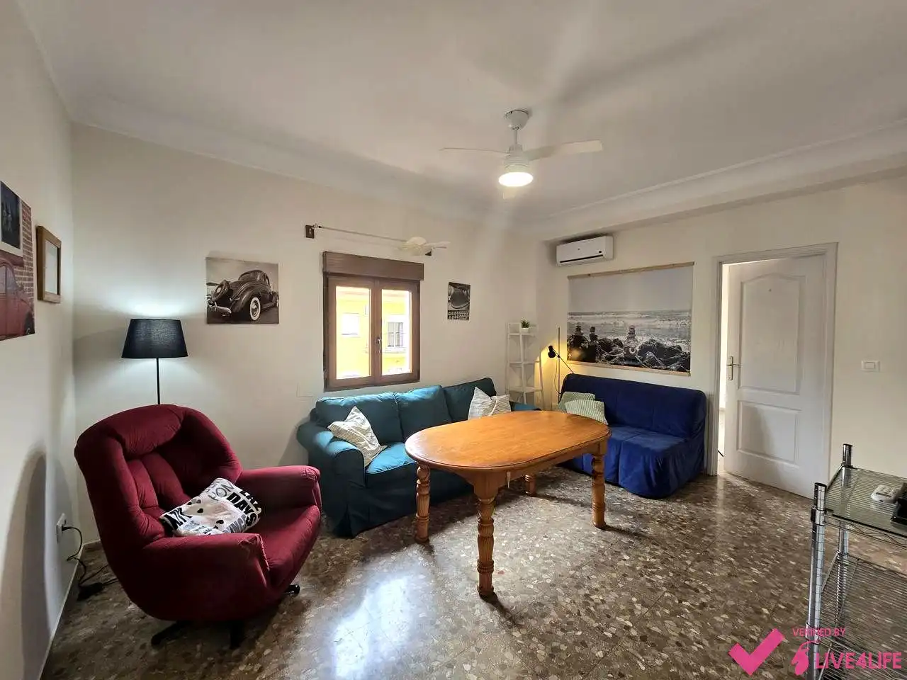 Living room of Flat for rent in Sevilla  with Air Conditioner, Terrace and Furnished