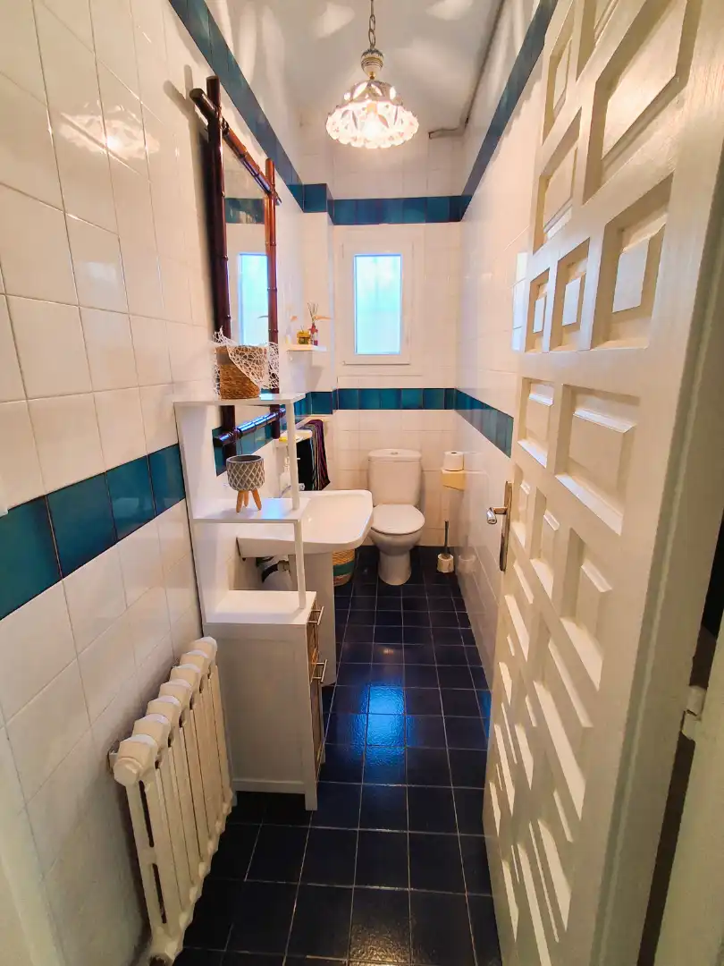 Badezimmer von Haus oder Chalet zum Verkauf in Mont-roig del Camp mit Klimaanlage, Heizung und Privatgarten