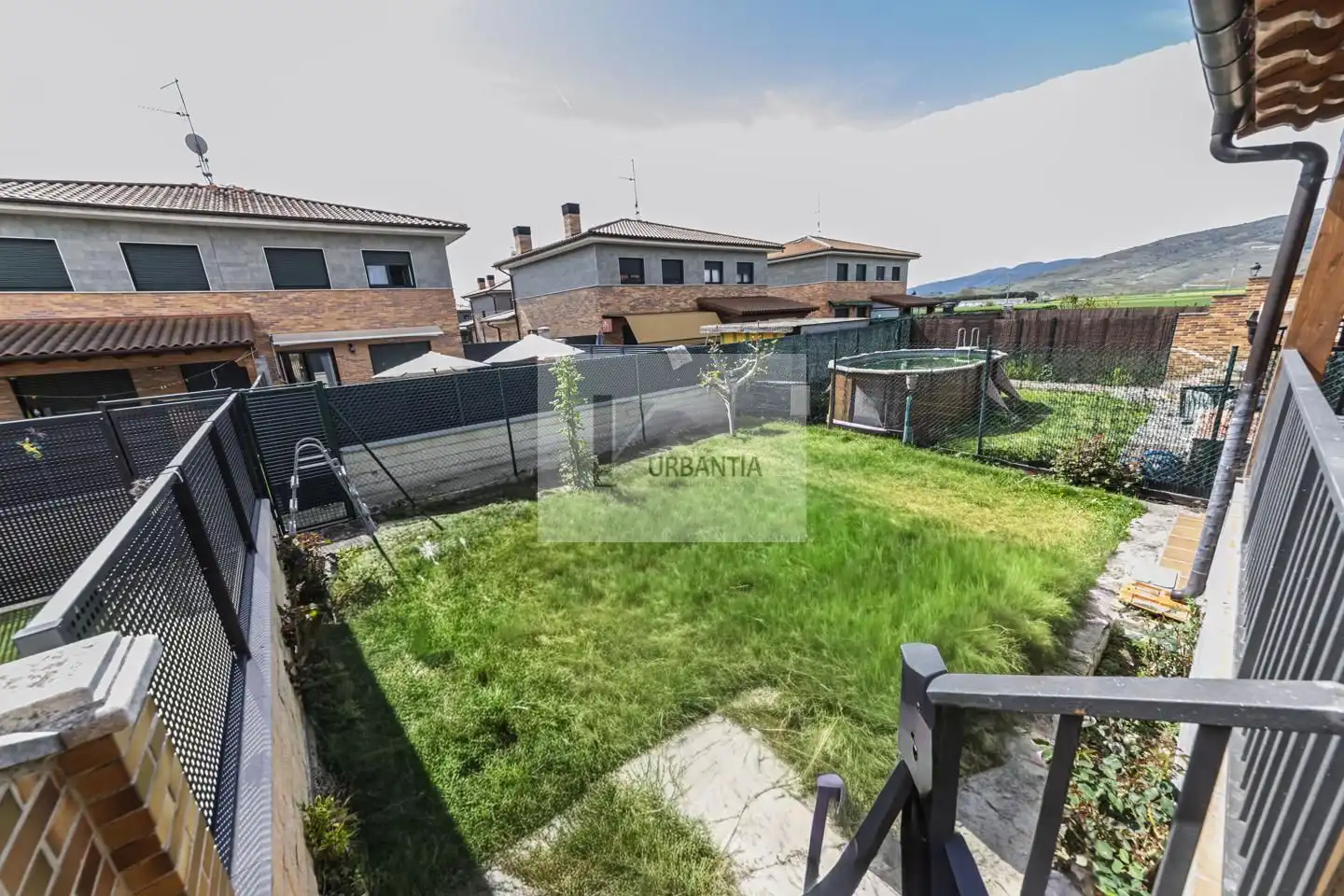 Casa adosada en venta en Cendea de Olza / Oltza Zendea con Calefacción, Jardín privado y Parquet