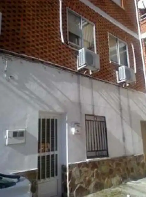 Vista exterior de Local en venta en Valdeobispo