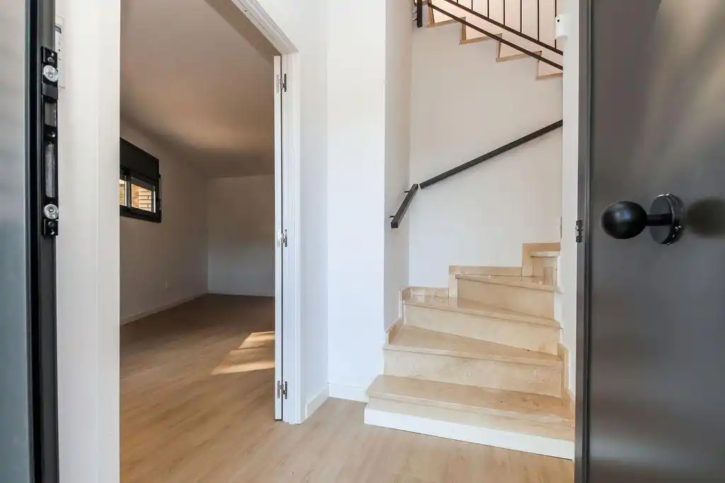 Casa adosada en venta en La Pobla de Montornès  
