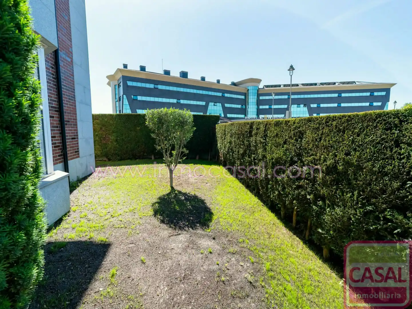 Vista exterior de Casa o xalet en venda en Corvera de Asturias amb Calefacció, Terrassa i Traster