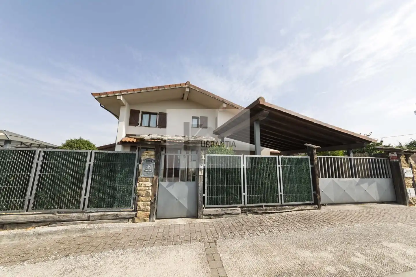 Vista exterior de Casa o xalet en venda en Olóriz / Oloritz amb Aire condicionat, Calefacció i Jardí privat