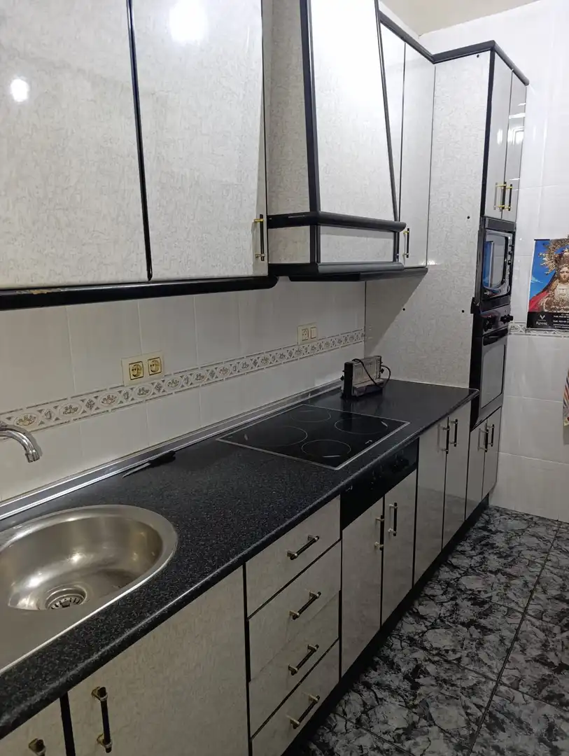 Cuina de Casa o xalet en venda en Linares amb Aire condicionat, Calefacció i Terrassa