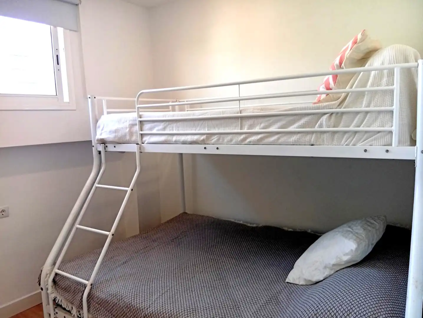 Habitación de Piso en venta en Chipiona con Aire acondicionado y Amueblado