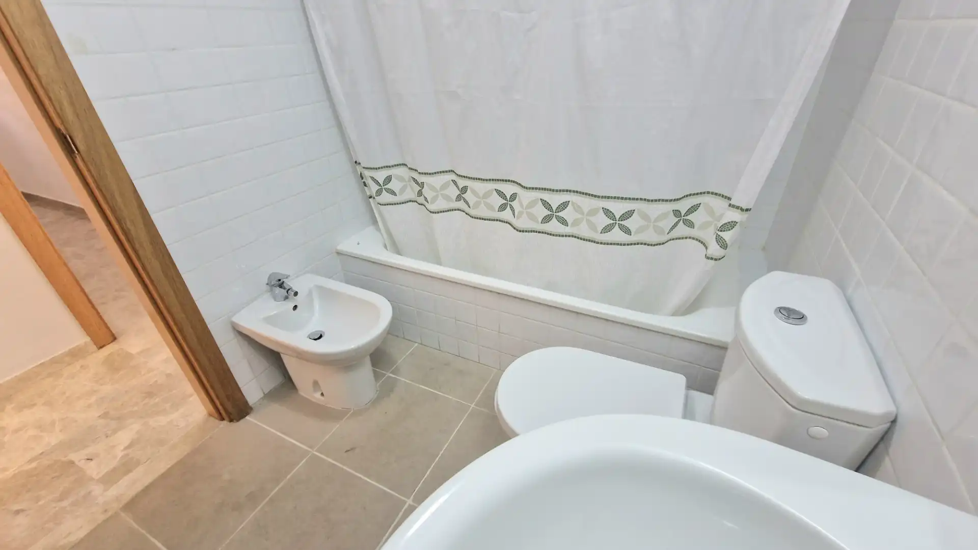 Baño de Piso en venta en Mairena del Aljarafe con Aire acondicionado, Trastero y Horno
