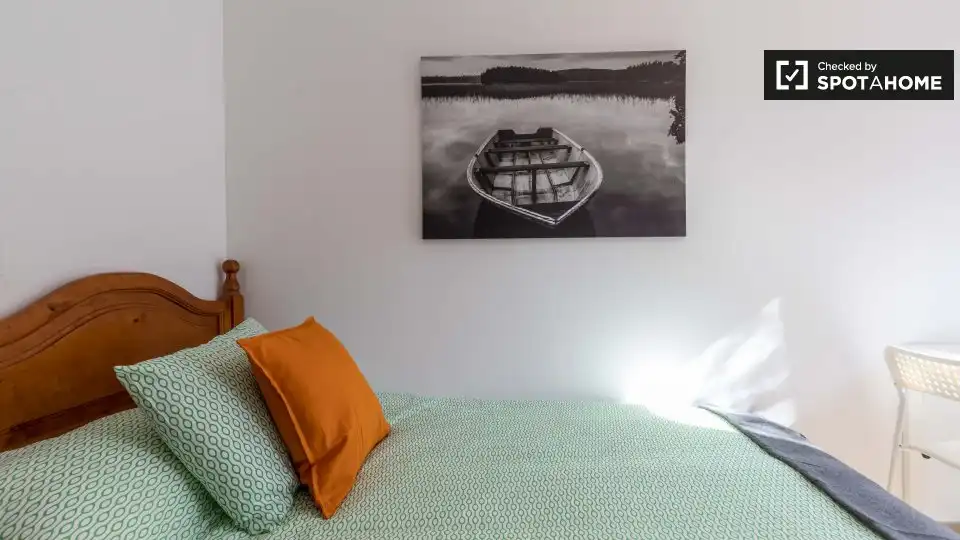 Habitación de Piso de alquiler en Valencia con Aire acondicionado, Calefacción y Amueblado