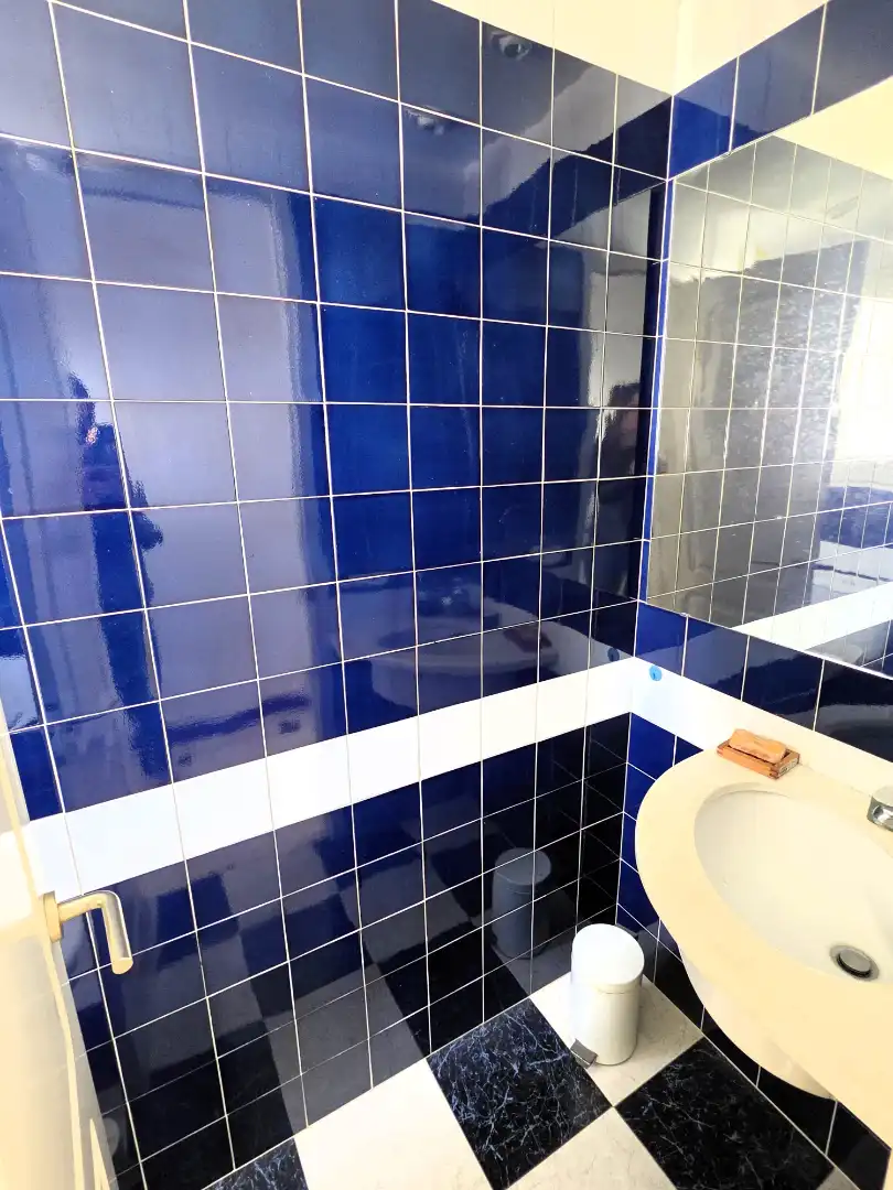 Badezimmer von Einfamilien-Reihenhaus zum Verkauf in Cadaqués mit Heizung und Terrasse