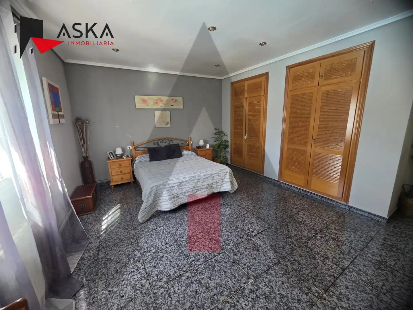 Schlafzimmer von Haus oder Chalet zum Verkauf in Torrent mit Klimaanlage, Terrasse und Schwimmbad