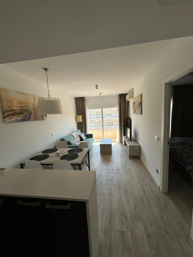 Habitación de Apartamento de alquiler en L'Estartit con Aire acondicionado, Calefacción y Terraza