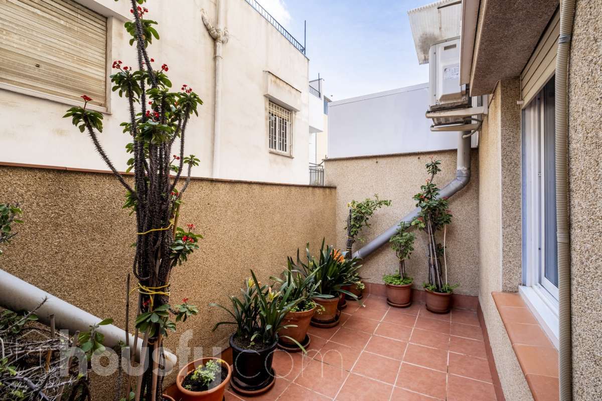 Terrassa de Pis en venda en L'Hospitalet de Llobregat amb Aire condicionat i Terrassa