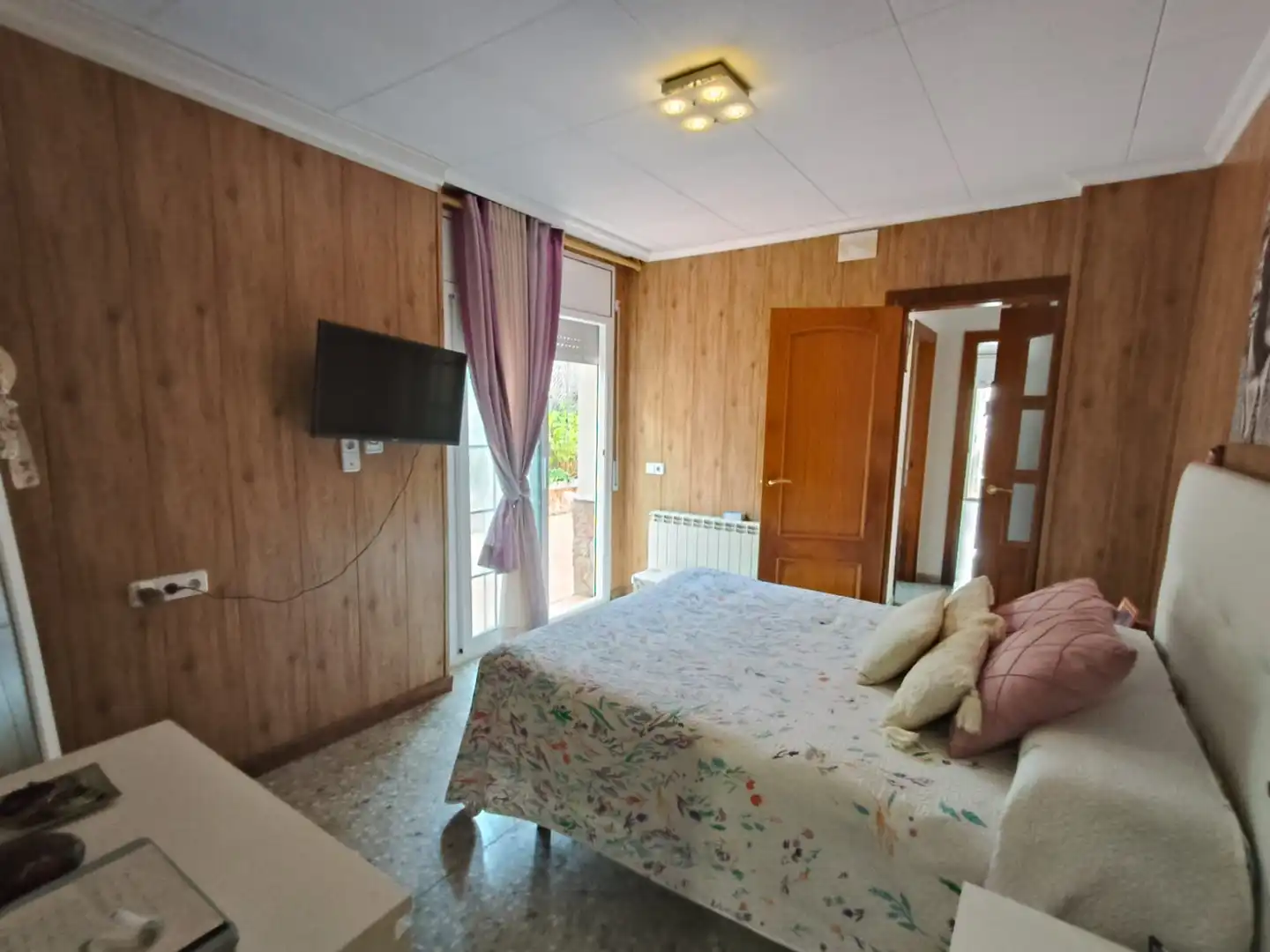 Dormitori de Casa o xalet en venda en Calella amb Calefacció, Jardí privat i Terrassa