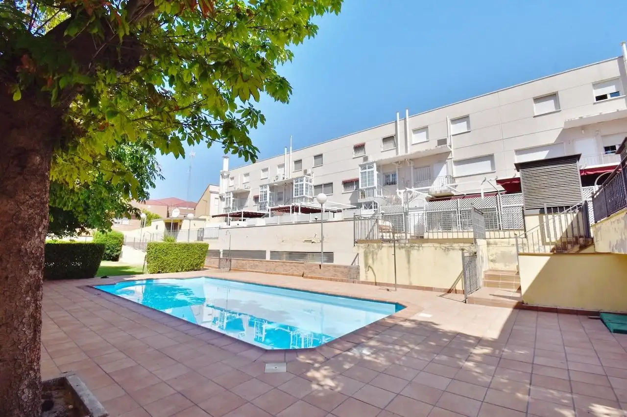 Bajo con piscina en venta en Calle DEL ALMENDRO, imagen 12