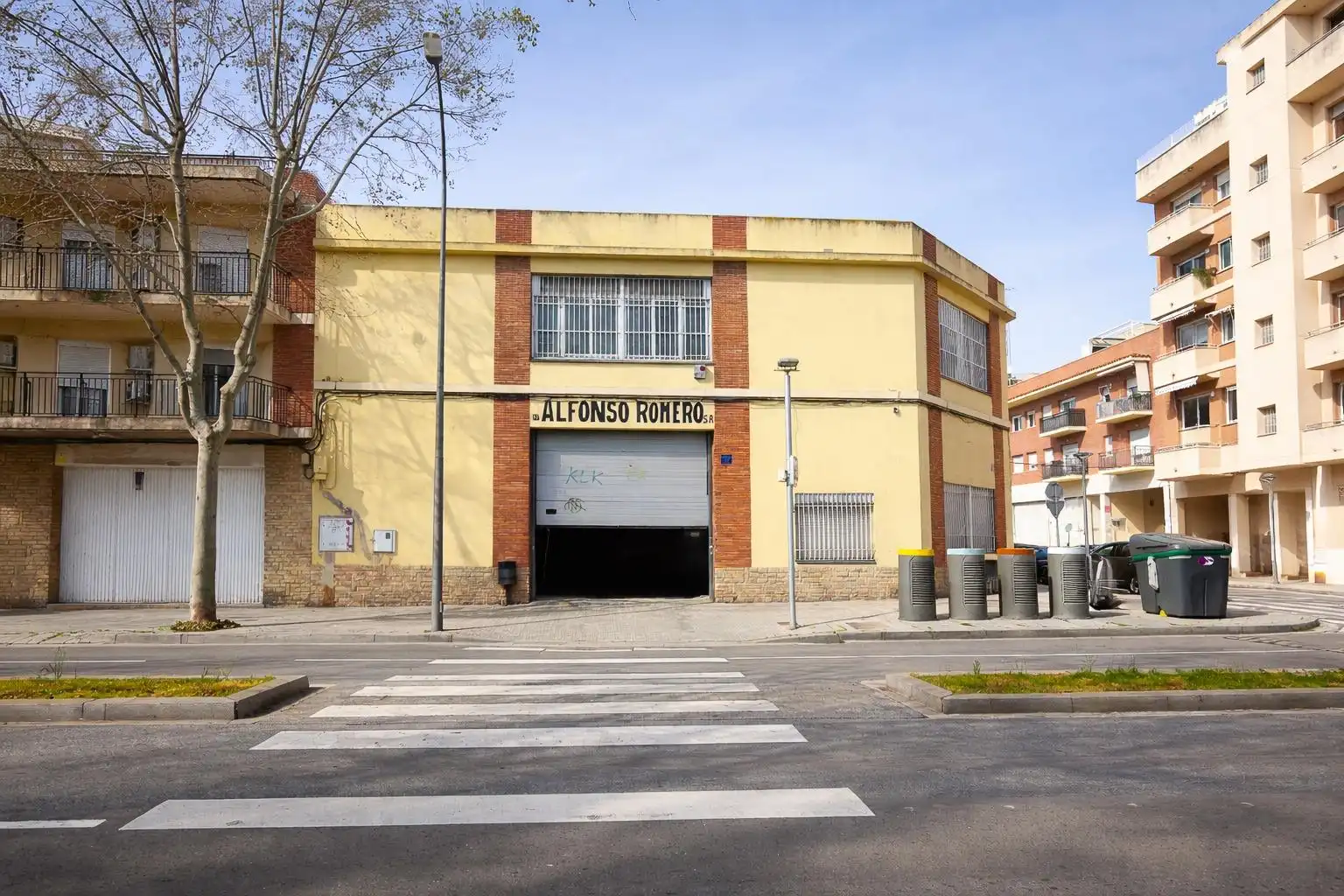 Exterior view of Industrial buildings for sale in Reus