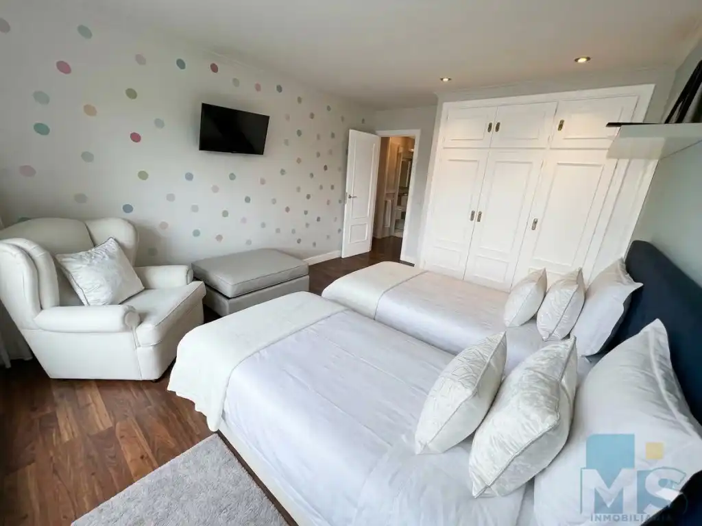 Habitación de Casa o chalet en venta en Hondarribia con Jardín privado, Piscina y Amueblado
