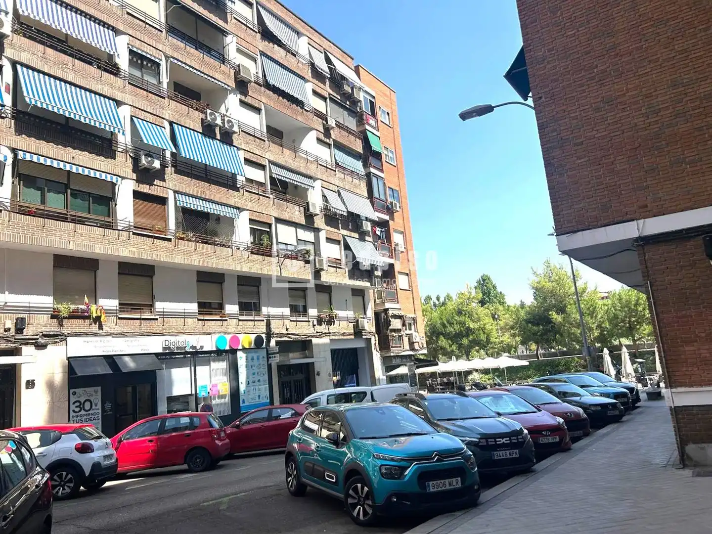 Vista exterior de Pis en venda en Madrid amb Calefacció