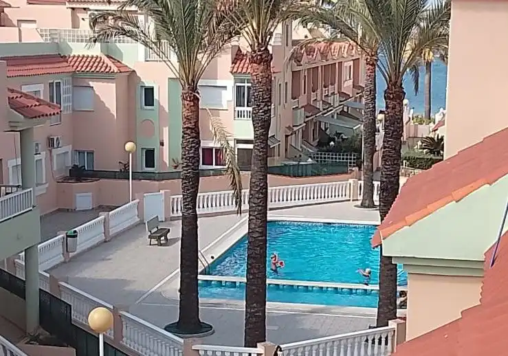 Piscina de Casa adosada en venda en La Manga del Mar Menor amb Aire condicionat, Calefacció i Jardí privat