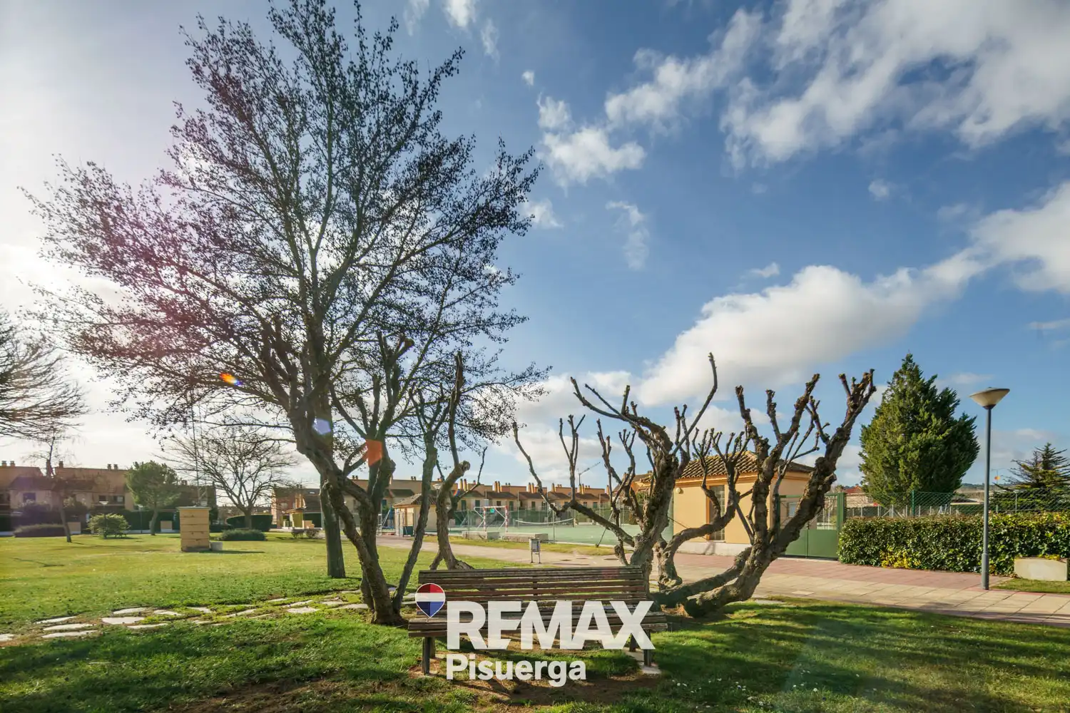 Vista exterior de Casa o chalet en venta en Simancas con Calefacción, Terraza y Trastero