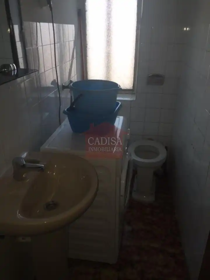 Badezimmer von Wohnung zum Verkauf in Salamanca mit Heizung, Parkett und Möbliert