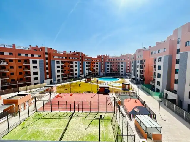 Appartamento con piscina in vendita a Calle Poeta Muñoz San Román, imagen 2