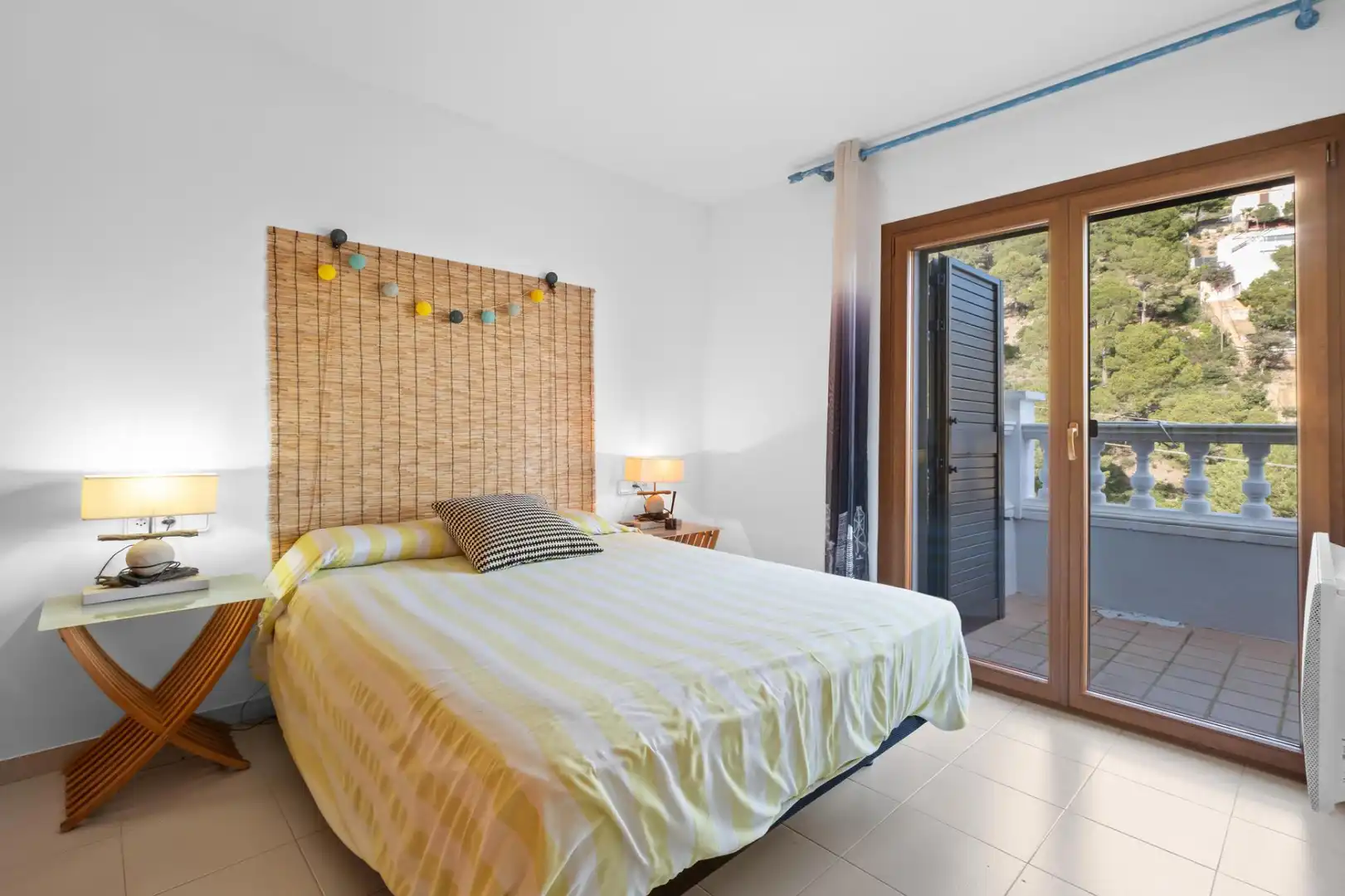 Habitación de Casa adosada en venta en Begur con Terraza, Amueblado y Jacuzzi