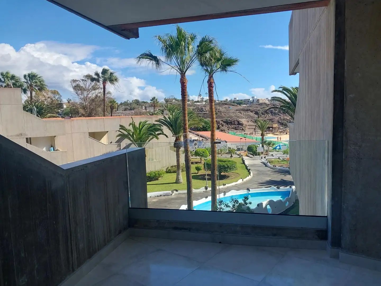 Terraza de Piso en venta en Arona con Piscina comunitaria