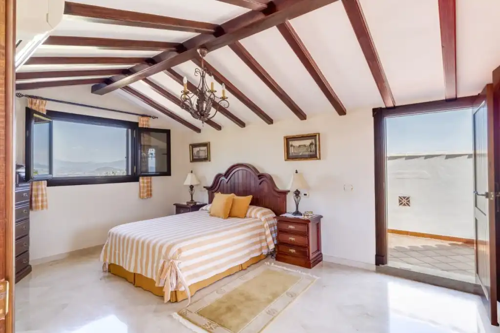 Habitación de Casa o chalet en venta en Alhaurín El Grande con Aire acondicionado, Calefacción y Jardín privado
